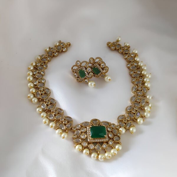 Emerald Neckset